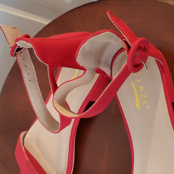 GLAZE sandals. - Picture 7 of 8